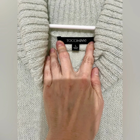 Toccin Cotton & Wool Blend Turtleneck Sweater - Picture 6 of 8